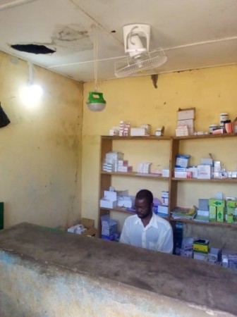 09-2021 arrivée de l'électricité dans la pharmacie de Béréba